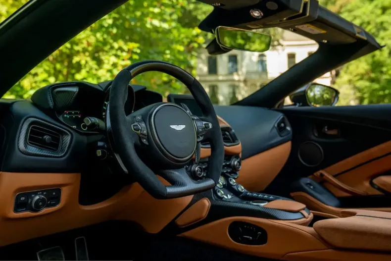 Aston Martin V12 Vantage din 2023 cu 2.931 km - oferta AST234123 - foto 7