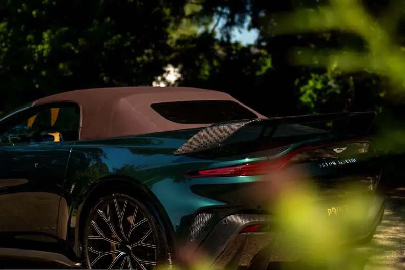 Aston Martin V12 Vantage din 2023 cu 2.931 km - oferta AST234123 - foto 13