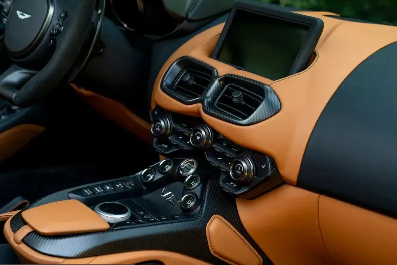 Aston Martin V12 Vantage din 2023 cu 2.931 km - oferta AST234123 - foto 50