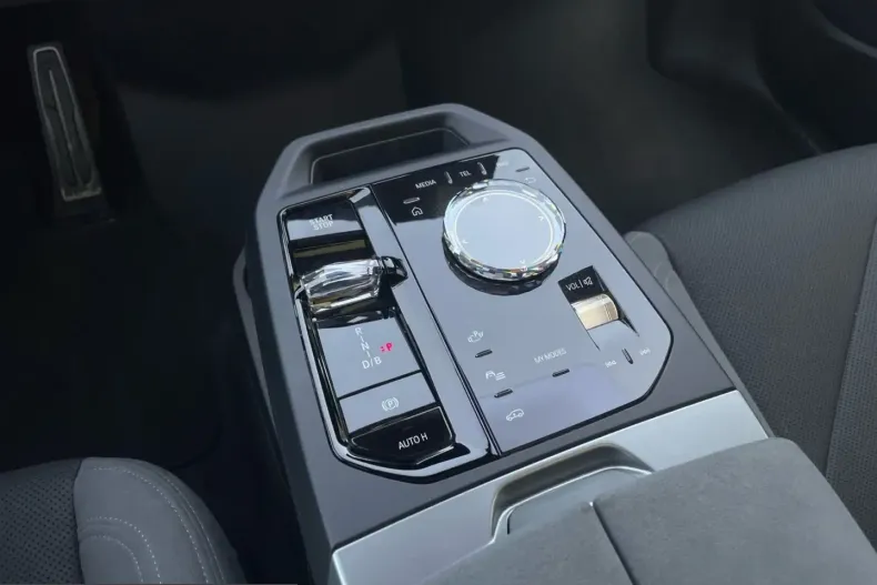 BMW iX din 2025 cu 12.909 km - oferta BMW234149 - foto 18