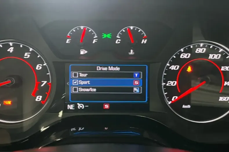 Chevrolet Camaro din 2024 cu 43.000 km - oferta CHE234157 - foto 13