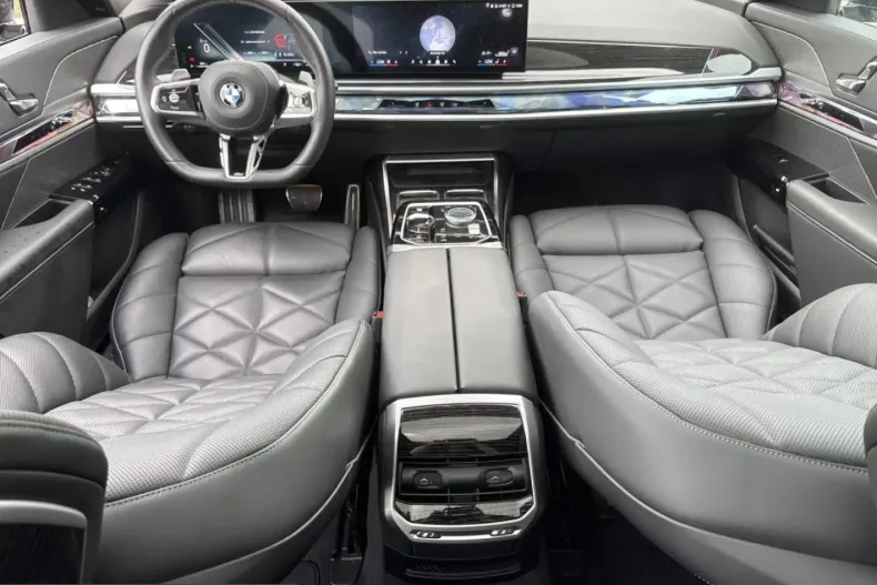 BMW 740 (Seria 7) din 2025 cu 8.518 km - oferta BMW234167 - foto 13
