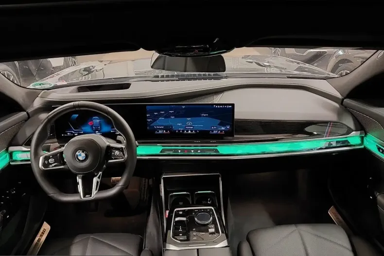 BMW 740 (Seria 7) din 2025 cu 12.249 km - oferta BMW234168 - foto 12