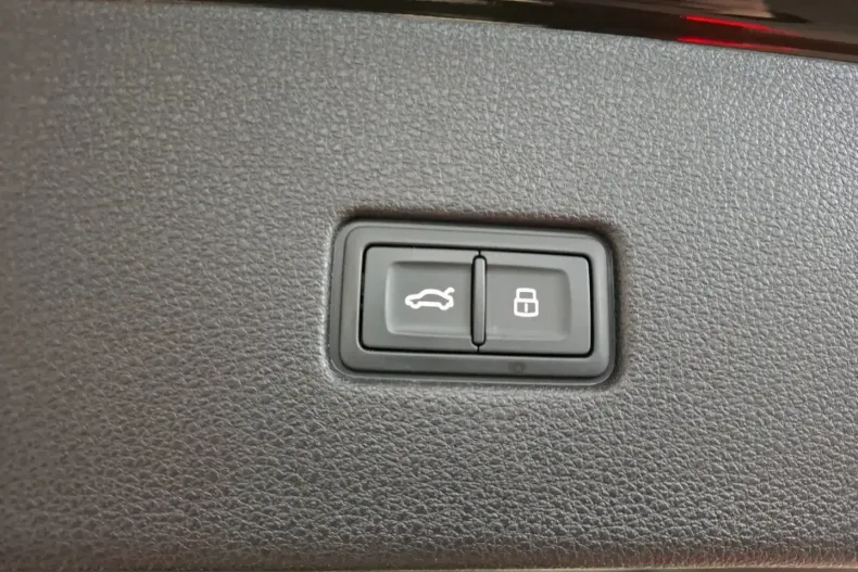 Audi Q8 din 2022 cu 42.157 km - oferta AUD234171 - foto 15
