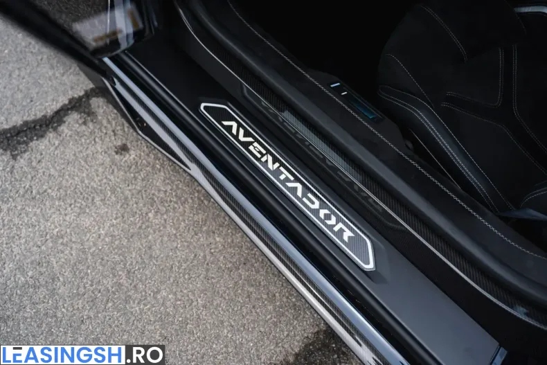 Lamborghini Aventador din 2022 cu 4.320 km - oferta LAM234181 - foto 34