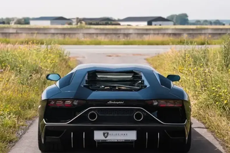 Lamborghini Aventador din 2022 cu 4.320 km - oferta LAM234181 - foto 48