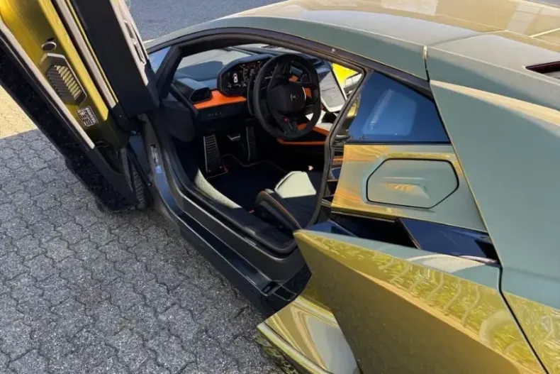 Lamborghini Revuelto din 2025 cu 487 km - oferta LAM234182 - foto 2