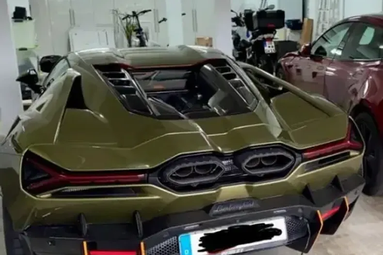 Lamborghini Revuelto din 2025 cu 487 km - oferta LAM234182 - foto 4