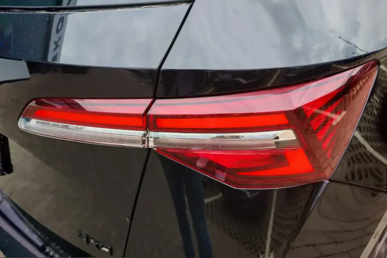 Skoda Karoq din 2025 cu 5 km - oferta SKO234188 - foto 8