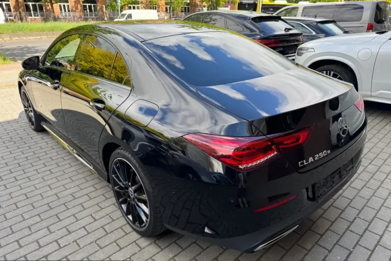 Mercedes-Benz CLA 250 (Clasa CLA) din 2021 cu 83.000 km - oferta MER234191 - foto 8