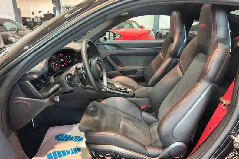Porsche Carrera GT din 2024 cu 5.129 km - oferta POR234219 - foto 8