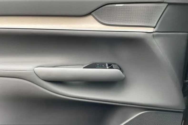 Volvo EX90 din 2025 cu 2.071 km - oferta VOL234223 - foto 10