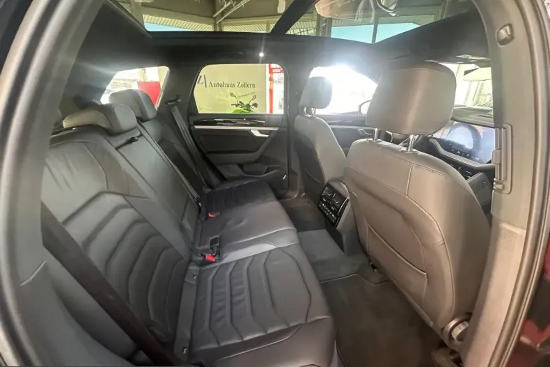 Volkswagen Touareg din 2024 cu 33.400 km - oferta VOL234226 - foto 17