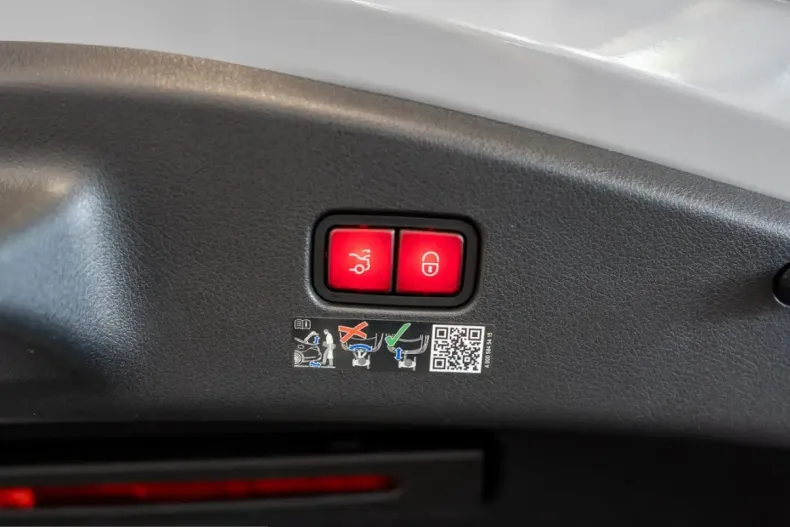 Mercedes-Benz CLE 450 (Clasa CLE) din 2025 cu 23.440 km - oferta MER234228 - foto 28