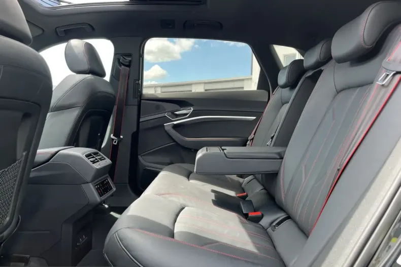 Audi SQ8 e-tron din 2024 cu 35.083 km - oferta AUD234230 - foto 16
