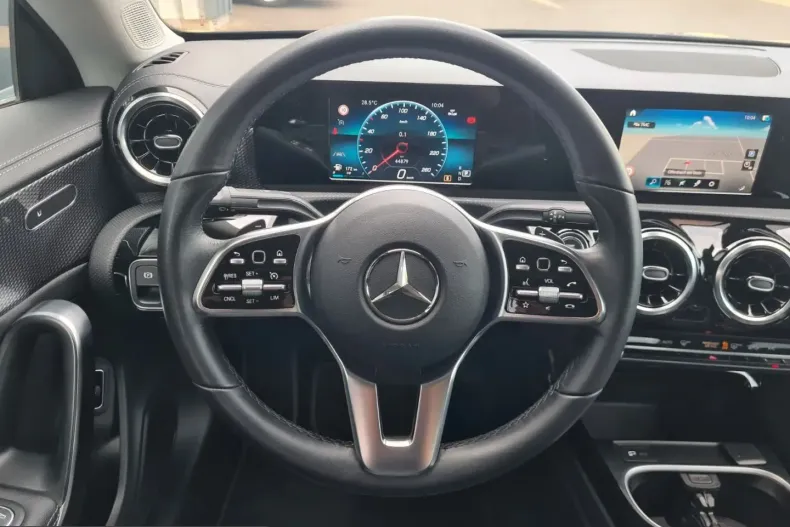 Mercedes-Benz CLA 200 (Clasa CLA) din 2023 cu 44.900 km - oferta MER234239 - foto 12