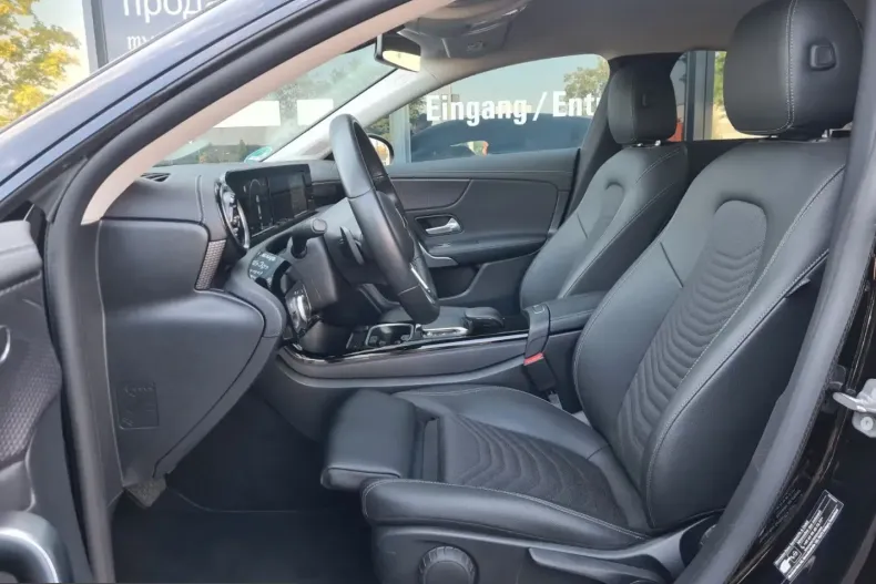 Mercedes-Benz CLA 200 (Clasa CLA) din 2023 cu 44.900 km - oferta MER234239 - foto 13