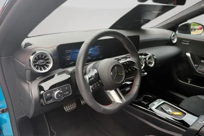 Mercedes-Benz CLA 200 (Clasa CLA) din 2025 cu 6.840 km - oferta MER234246 - foto 12