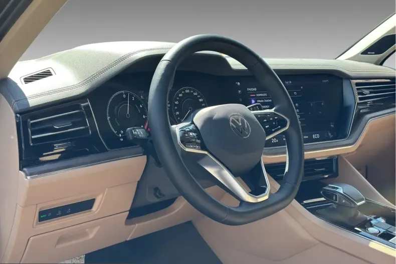 Volkswagen Touareg din 2021 cu 51.459 km - oferta VOL234254 - foto 7