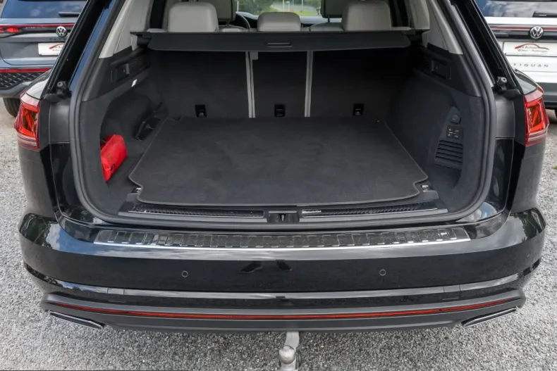Volkswagen Touareg din 2024 cu 29.885 km - oferta VOL234258 - foto 15