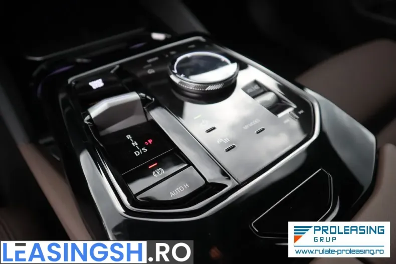 BMW 520i (Seria 5) din 2025 cu 5.230 km - oferta BMW234273 - foto 12