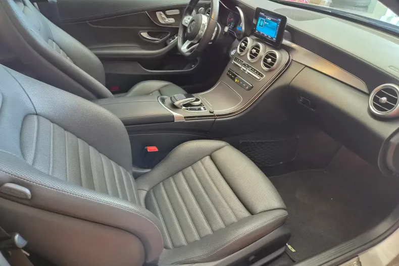 Mercedes-Benz C 300 (Clasa C) din 2020 cu 70.250 km - oferta MER234281 - foto 13