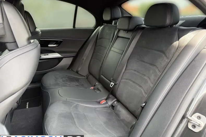 Mercedes-Benz E 200 (Clasa E) din 2023 cu 50.000 km - oferta MER234285 - foto 17