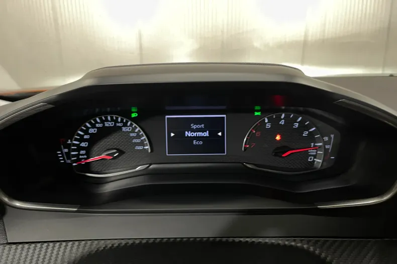 Peugeot 2008 din 2022 cu 71.134 km - oferta PEU234290 - foto 28