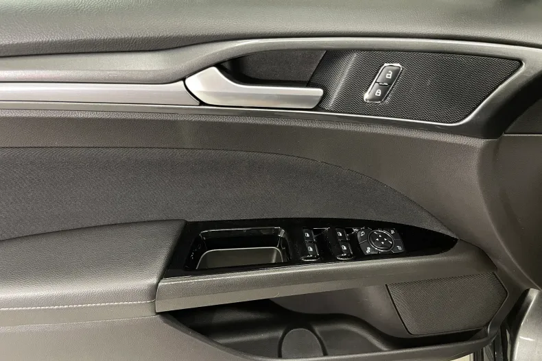 Ford Mondeo din 2022 cu 100.582 km - oferta FOR234299 - foto 24