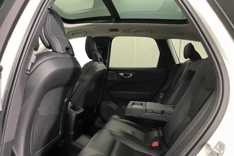Volvo XC60 din 2021 cu 153.649 km - oferta VOL234309 - foto 11