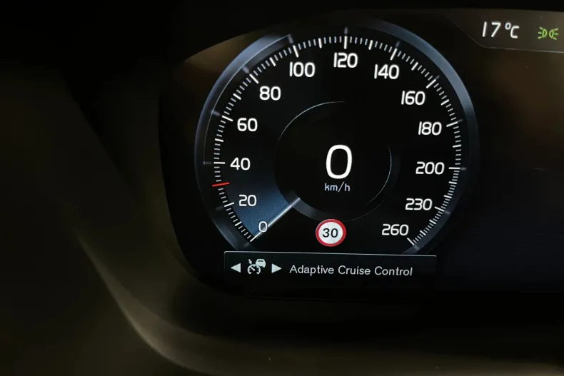 Volvo XC60 din 2021 cu 153.649 km - oferta VOL234309 - foto 33