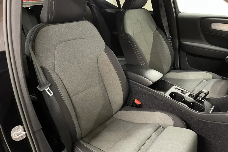 Volvo XC40 din 2022 cu 141.807 km - oferta VOL234314 - foto 9