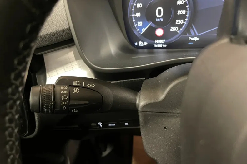 Volvo XC40 din 2022 cu 141.807 km - oferta VOL234314 - foto 23