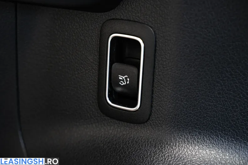 Mercedes-Benz GLA 220 (Clasa GLA) din 2024 cu 122.683 km - oferta MER234318 - foto 35