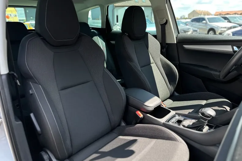 Skoda Karoq din 2023 cu 21.774 km - oferta SKO234324 - foto 8