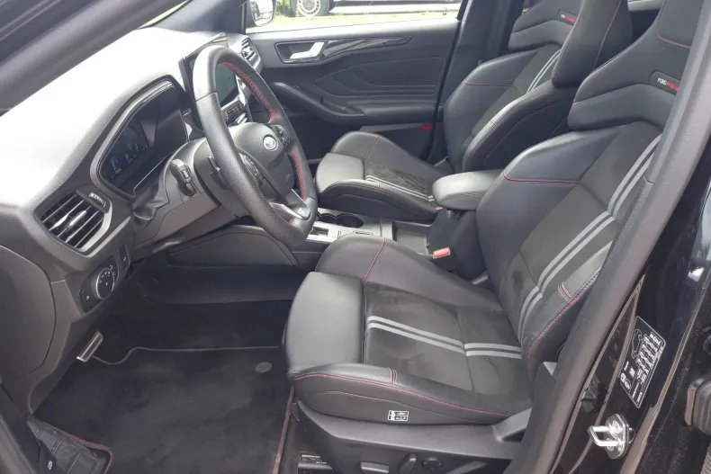 Ford Focus din 2024 cu 32.317 km - oferta FOR234336 - foto 12