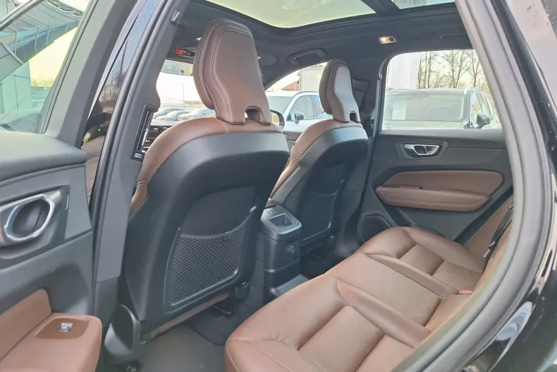 Volvo XC60 din 2021 cu 75.300 km - oferta VOL234339 - foto 7