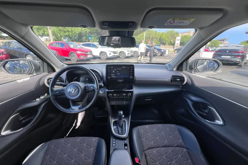 Toyota Yaris Cross din 2024 cu 13.652 km - oferta TOY234351 - foto 3