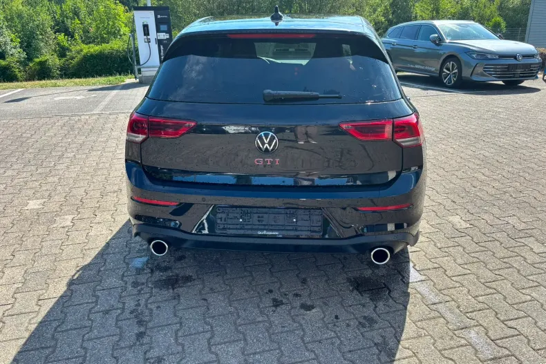 Volkswagen Golf din 2024 cu 23.720 km - oferta VOL234358 - foto 3