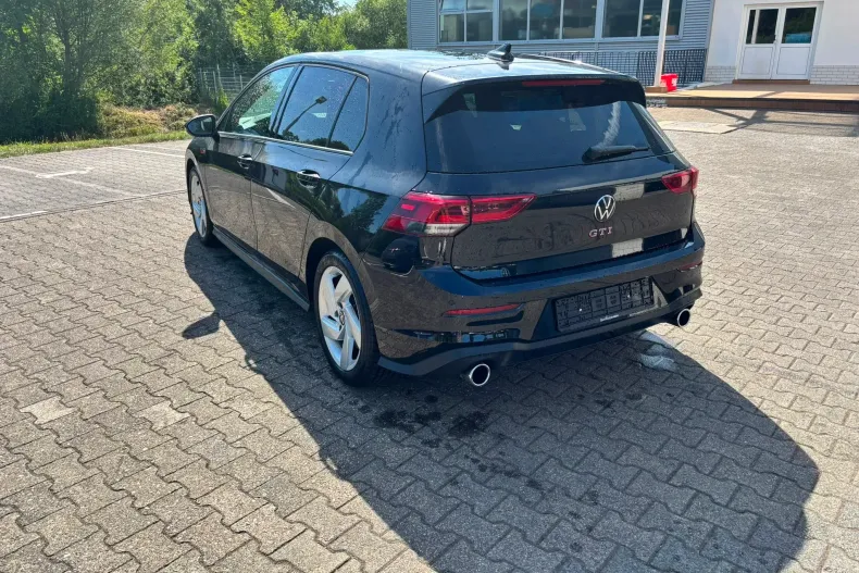 Volkswagen Golf din 2024 cu 23.720 km - oferta VOL234358 - foto 5