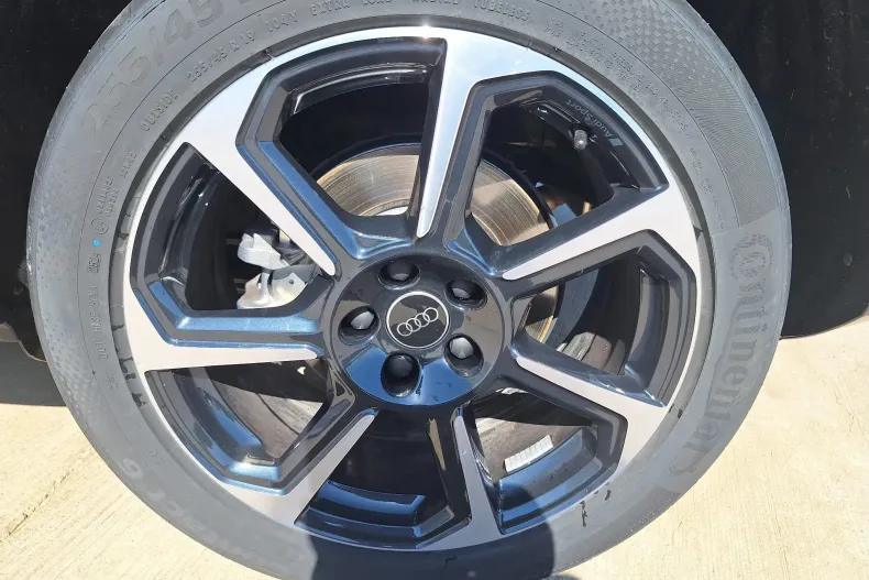 Audi Q3 din 2024 cu 3.371 km - oferta AUD234369 - foto 6