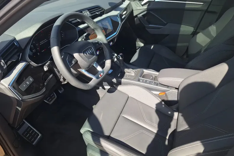 Audi Q3 din 2024 cu 3.371 km - oferta AUD234369 - foto 7