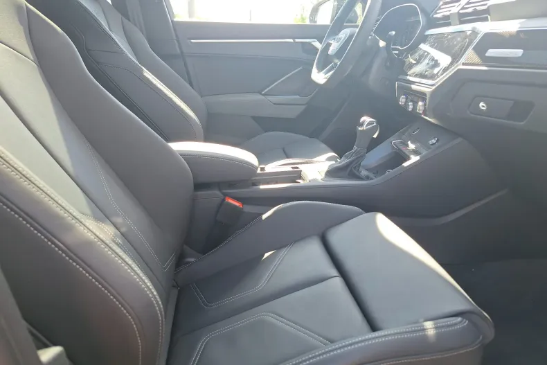 Audi Q3 din 2024 cu 3.371 km - oferta AUD234369 - foto 13