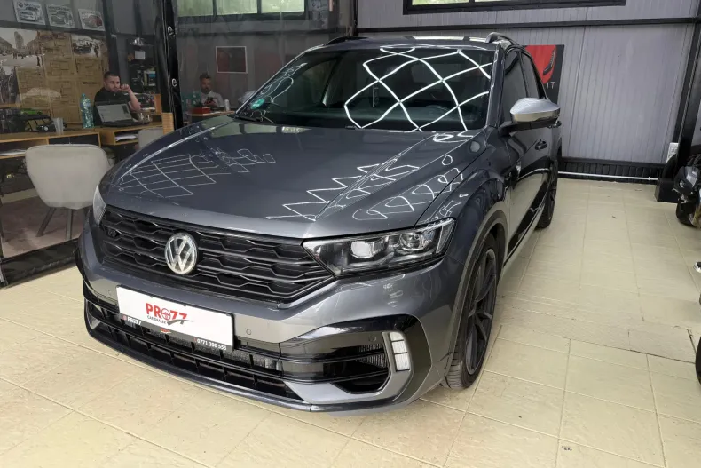Volkswagen T-Roc R din 2020 cu 147.000 km - oferta VOL234385 - foto 3