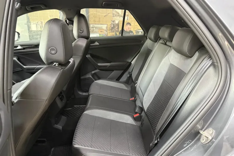 Volkswagen T-Roc R din 2020 cu 147.000 km - oferta VOL234385 - foto 24