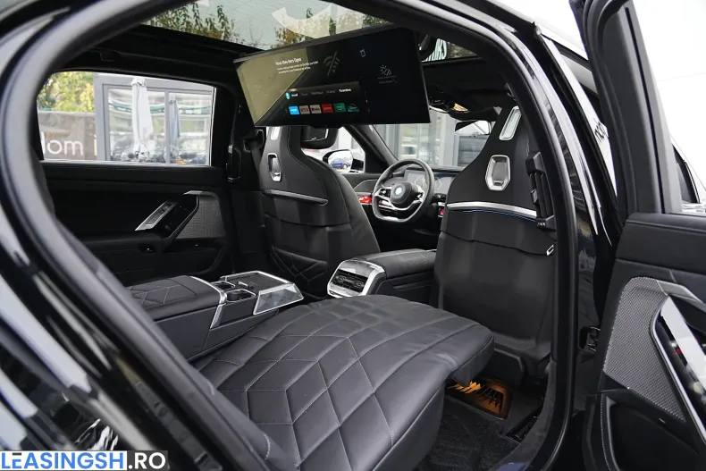 BMW 750e (Seria 7) din 2024 cu 5.651 km - oferta BMW234402 - foto 21