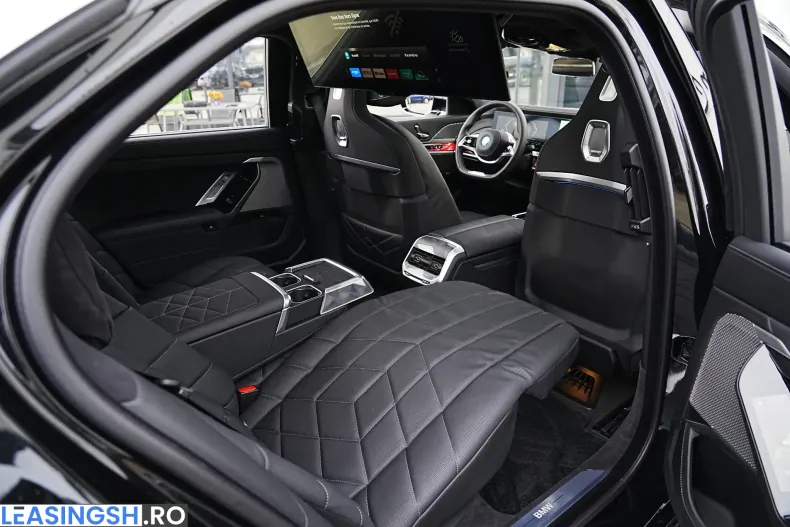 BMW 750e (Seria 7) din 2024 cu 5.651 km - oferta BMW234402 - foto 22