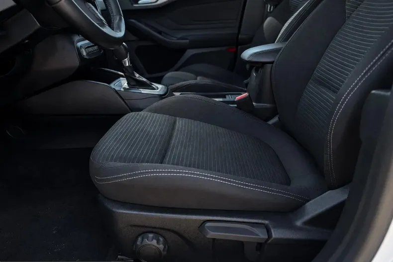 Ford Focus din 2023 cu 80.752 km - oferta FOR234414 - foto 13