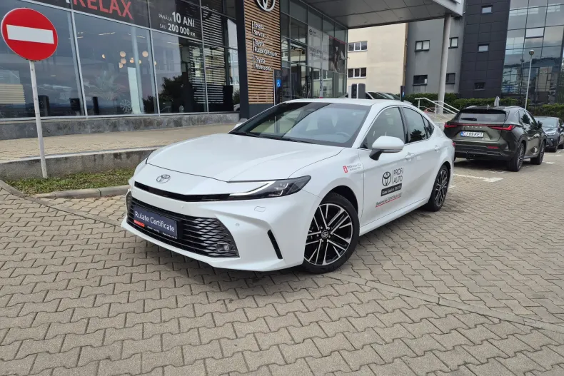 Toyota Camry din 2024 cu 25.471 km - oferta TOY234445 - foto 1
