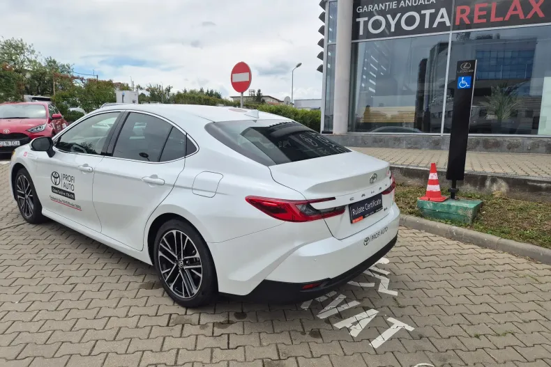 Toyota Camry din 2024 cu 25.471 km - oferta TOY234445 - foto 5